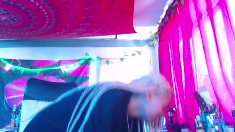 Snapshot of ateneasairce chatting on 9, 10, 2025 Atenea online show from 9, 10, 2025