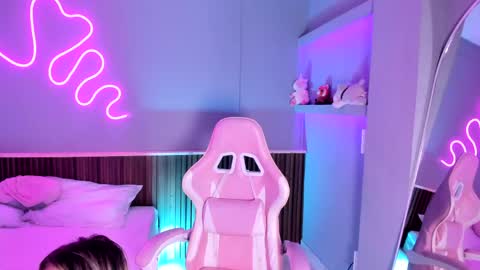 Snapshot of athenea__fox chatting on 15, 4, 2026 athenea__fox online show from 15, 4, 2026