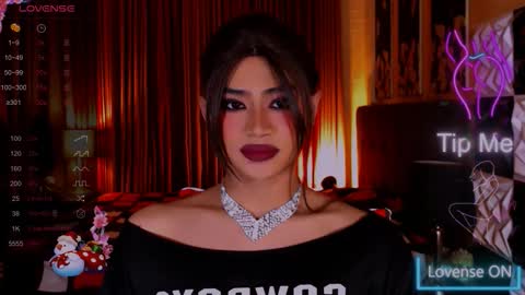 Snapshot of athisamoore chatting on 22, 12, 2025 athisamoore online show from 22, 12, 2025