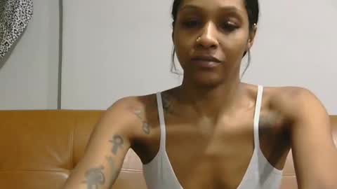 Snapshot of atirahcali chatting on 23, 9, 2025 AtirahCali online show from 23, 9, 2025