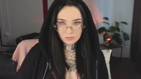 online every day between 10am-23pm online show from 28, 11, 2025