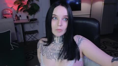 online every day between 10am-23pm online show from 19, 5, 2026