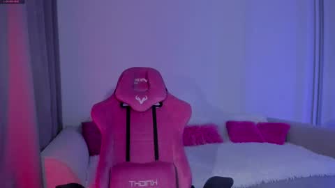 Snapshot of atomsyvuu chatting on 18, 5, 2026 Tilda or Tilly online show from 18, 5, 2026