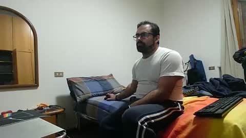 Snapshot of attila85 chatting on 21, 11, 2025 Bleakw85 online show from 21, 11, 2025