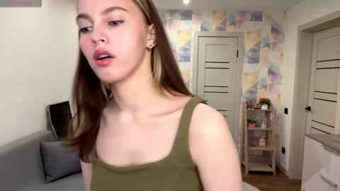 Snapshot of audiedelorbe chatting on 8, 3, 2026 Jolyn online show from 8, 3, 2026