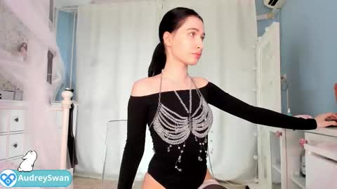 Snapshot of audrey_swann chatting on 12, 10, 2025 Mary online show from 12, 10, 2025