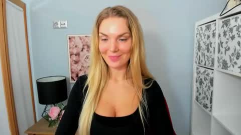 Snapshot of aullorasensual chatting on 14, 2, 2025 AulloraSensual online show from 14, 2, 2025