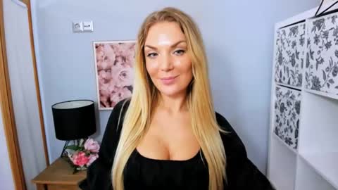 Snapshot of aullorasensual chatting on 16, 2, 2025 AulloraSensual online show from 16, 2, 2025