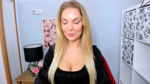 Snapshot of aullorasensual chatting on 17, 2, 2025 AulloraSensual online show from 17, 2, 2025