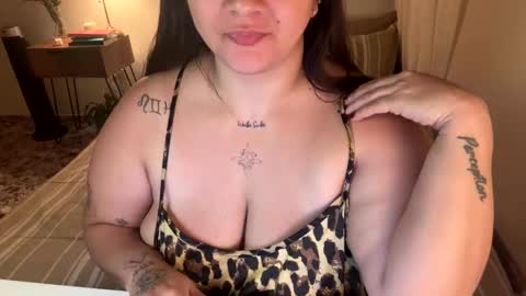 Snapshot of aurablack_ chatting on 3, 10, 2025 Aura online show from 3, 10, 2025