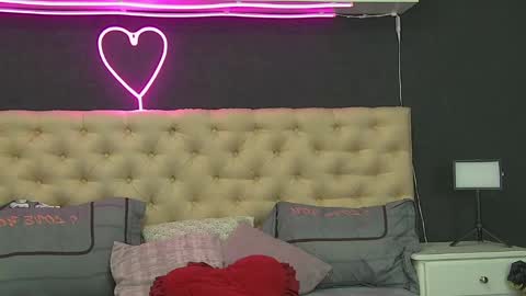 Snapshot of auramilff chatting on 5, 6, 2026 auramilff online show from 5, 6, 2026