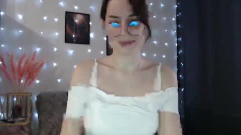 Snapshot of aurelia_619 chatting on 12, 9, 2025 aurelia_619 online show from 12, 9, 2025