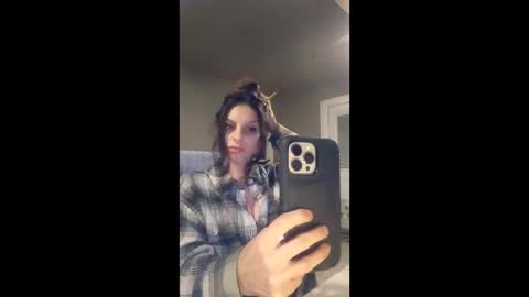 Snapshot of aureliatasty chatting on 9, 3, 2026 aureliatasty online show from 9, 3, 2026