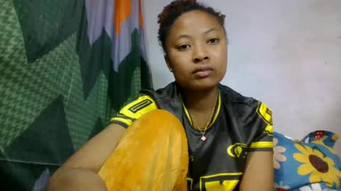 Snapshot of aurelie08 chatting on 12, 6, 2026 aurelie08 online show from 12, 6, 2026