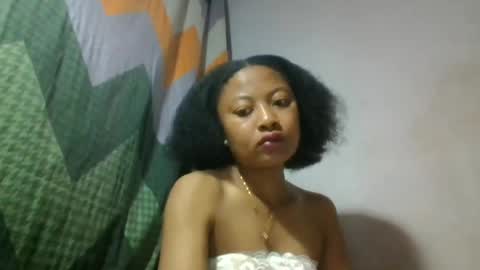 Snapshot of aurelie08 chatting on 19, 6, 2026 aurelie08 online show from 19, 6, 2026