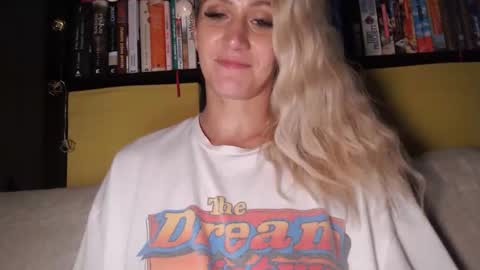 Snapshot of aurelyie chatting on 24, 11, 2025 Aurelyie online show from 24, 11, 2025