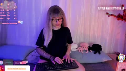 Snapshot of aurora_blaack chatting on 5, 12, 2025 val online show from 5, 12, 2025