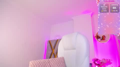 Snapshot of aurora_brown chatting on 8, 1, 2025 Aurora online show from 8, 1, 2025