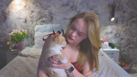 Snapshot of aurora_golden chatting on 10, 3, 2026 Kate online show from 10, 3, 2026