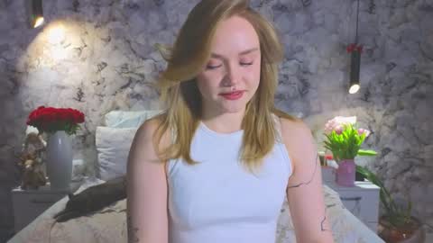 Snapshot of aurora_golden chatting on 11, 3, 2026 Kate online show from 11, 3, 2026