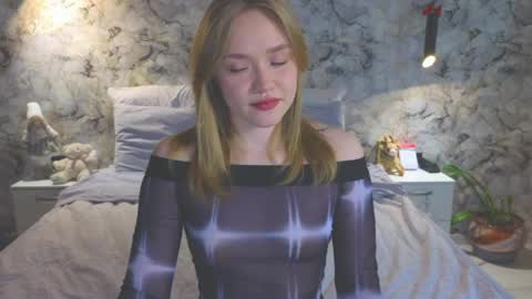 Snapshot of aurora_golden chatting on 25, 3, 2026 Kate online show from 25, 3, 2026