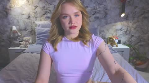 Snapshot of aurora_golden chatting on 26, 3, 2026 Kate online show from 26, 3, 2026