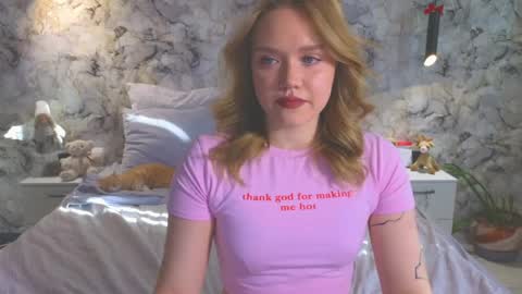 Snapshot of aurora_golden chatting on 31, 3, 2026 Kate online show from 31, 3, 2026