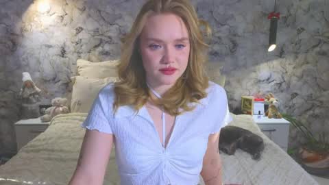 Snapshot of aurora_golden chatting on 1, 4, 2026 Kate online show from 1, 4, 2026