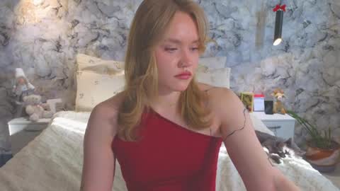 Snapshot of aurora_golden chatting on 4, 4, 2026 Kate online show from 4, 4, 2026