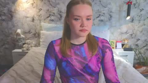 Snapshot of aurora_golden chatting on 14, 4, 2026 Kate online show from 14, 4, 2026