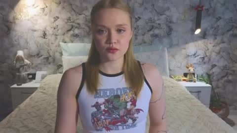 Snapshot of aurora_golden chatting on 1, 6, 2026 Kate online show from 1, 6, 2026