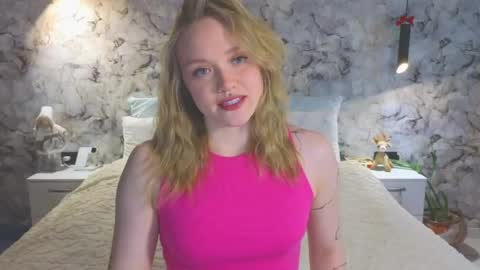 Snapshot of aurora_golden chatting on 4, 6, 2026 Kate online show from 4, 6, 2026