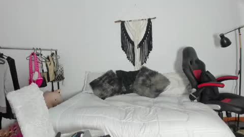 aurora_moonm online show from 28, 5, 2026
