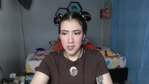 Snapshot of aurora_shy_ chatting on 16, 11, 2025 Aurora online show from 16, 11, 2025