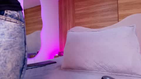 auroraa_miller online show from 12, 5, 2026