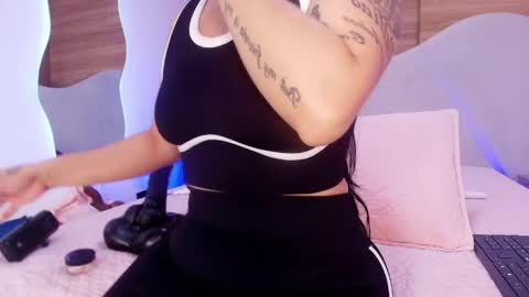 auroraa_miller online show from 20, 5, 2026