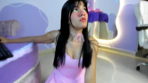 auroracute2 online show from 5, 11, 2025