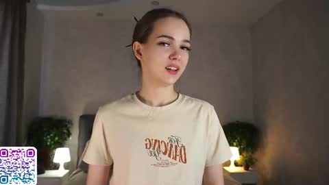 Snapshot of auroralowen chatting on 16, 6, 2026 Aurora online show from 16, 6, 2026