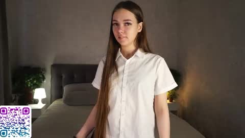 Snapshot of auroralowen chatting on 19, 6, 2026 Aurora online show from 19, 6, 2026