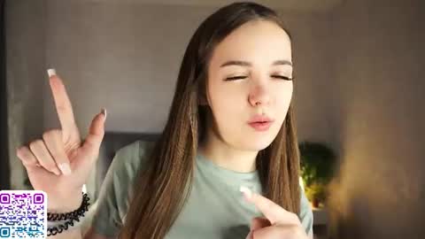 Snapshot of auroralowen chatting on 24, 6, 2026 Aurora online show from 24, 6, 2026