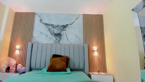 auroramartin2 online show from 24, 10, 2025