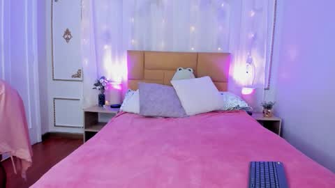 Snapshot of auroramontclair chatting on 3, 10, 2025 Aurora online show from 3, 10, 2025