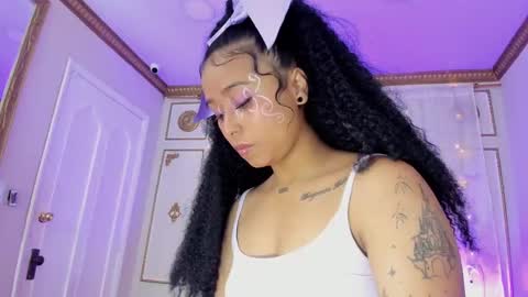 Snapshot of auroramontclair chatting on 7, 10, 2025 Aurora online show from 7, 10, 2025