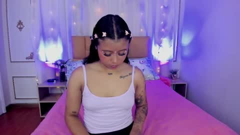 Snapshot of auroramontclair chatting on 28, 10, 2025 Aurora online show from 28, 10, 2025