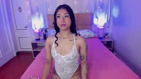 Snapshot of auroramontclair chatting on 13, 11, 2025 Aurora online show from 13, 11, 2025