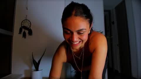 Aurora Ponce online show from 10, 10, 2025