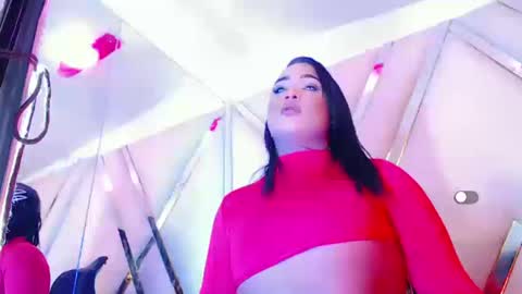 Snapshot of aurorarossx chatting on 18, 10, 2025 Aurora online show from 18, 10, 2025