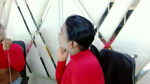 Snapshot of aurorarossx chatting on 5, 11, 2025 Aurora online show from 5, 11, 2025