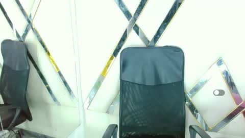 Snapshot of aurorarossx chatting on 7, 11, 2025 Aurora online show from 7, 11, 2025