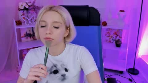 Snapshot of aurorawrenfield chatting on 28, 10, 2025 aurorawrenfield online show from 28, 10, 2025